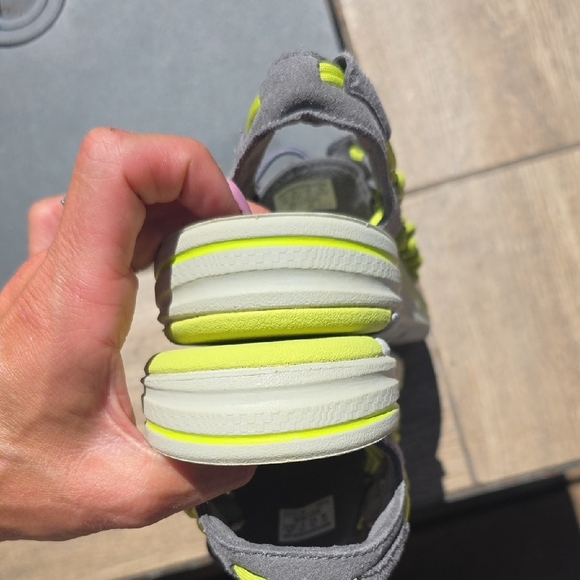 Keen Women's Shoes in Gray and Neon Green - Picture 8 of 8